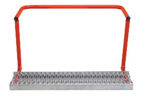 ATD Tools Tire Step for Truck 28" Folding with 400 Lb Capacity (ATD-10310)
