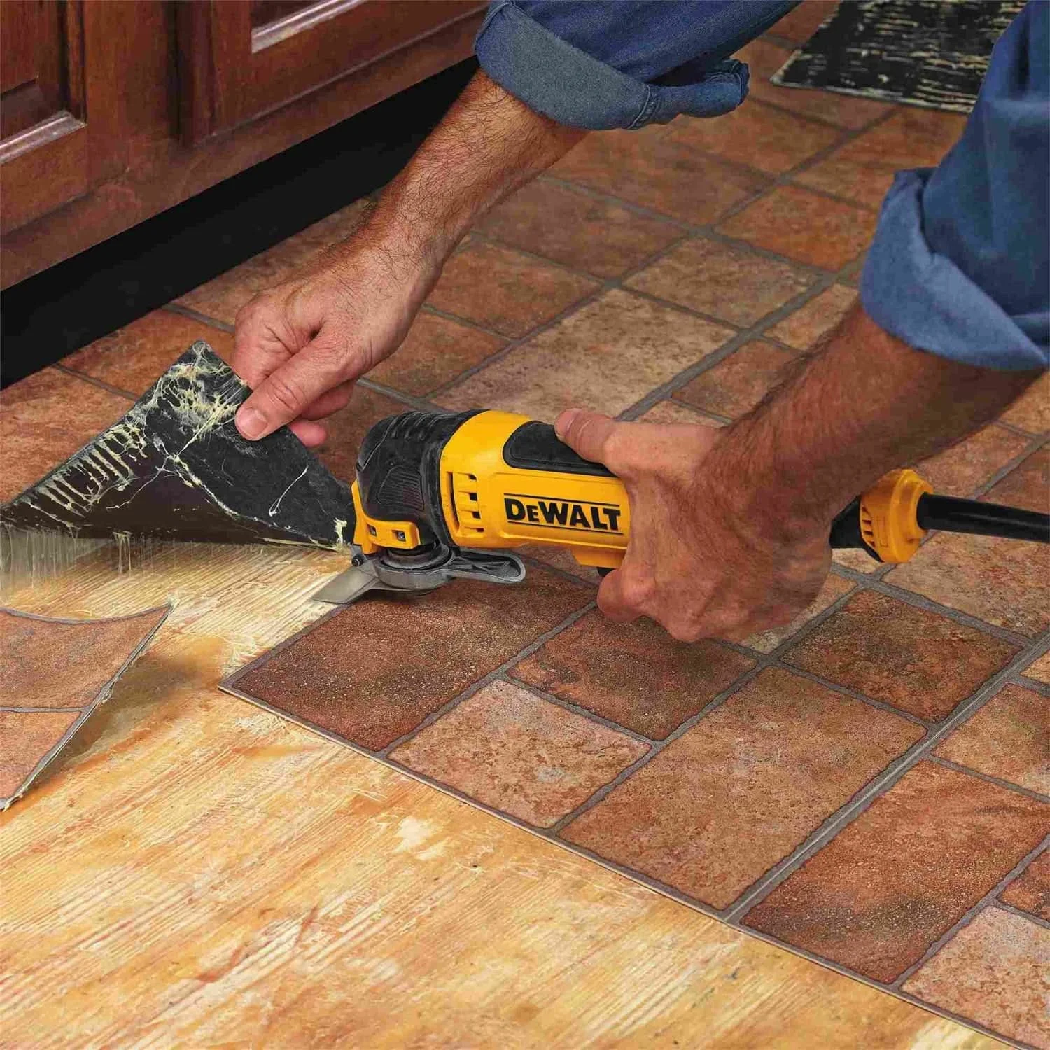 Dewalt DWA4235 Caulk Removing (Wide)