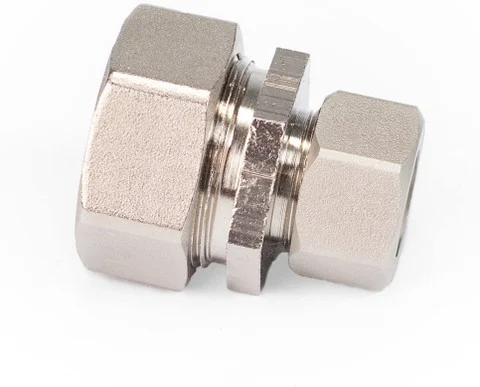 Maxline M8024 Reducing Union Fitting for 3/4-Inch x 1/2-Inch Tubing
