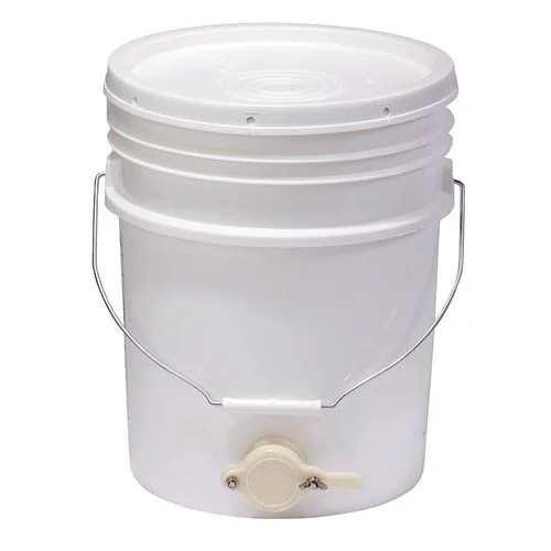 Plastic 5 Gallon Bucket with Honey Gate